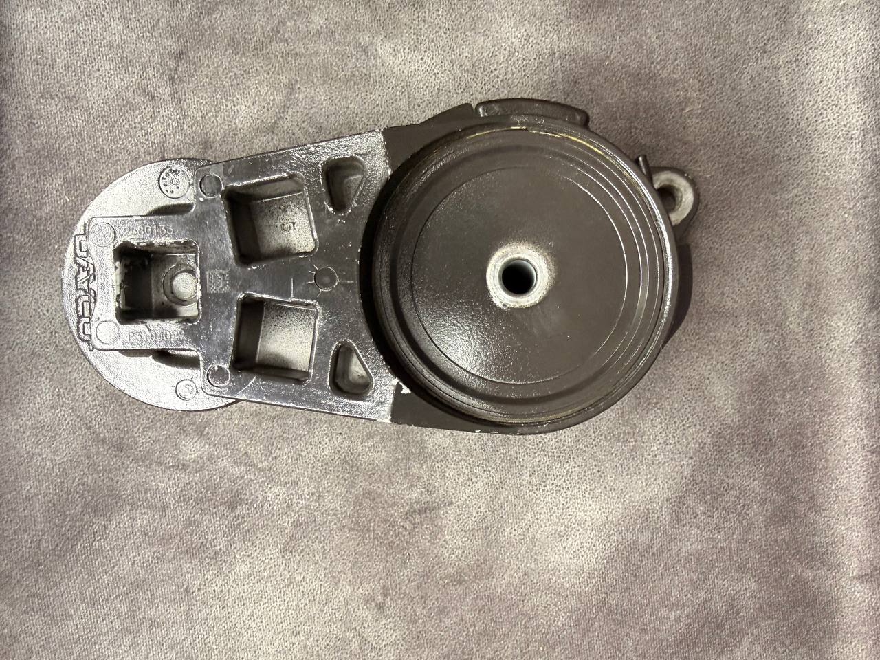 Натяжитель ремня вентилятора (tensioner) для двигателей Cummins ISX15 и QSX15 3104029